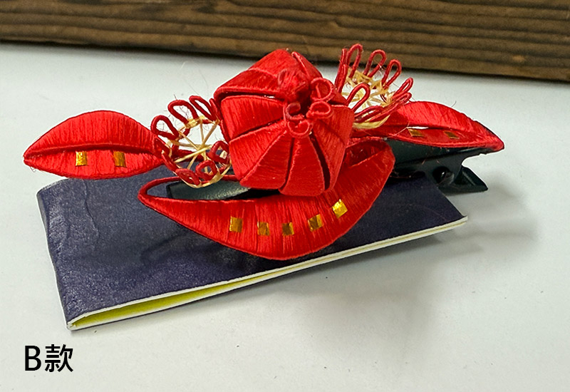 傳統紅春仔花(石榴花)夾/胸針/髮梳 傳統紅春仔花(石榴花)夾/胸針/髮梳