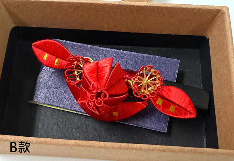 傳統紅春仔花(石榴花)夾/胸針/髮梳 傳統紅春仔花(石榴花)夾/胸針/髮梳