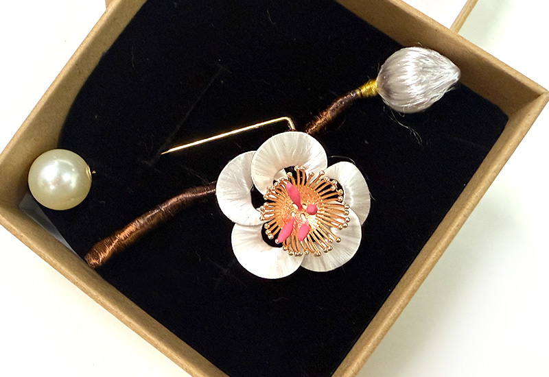 暗香影疏(雙花胸針) 暗香影疏(雙花胸針)